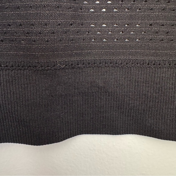 Lululemon Breeze By Muscle Tank Top Black - Picture 5 of 5